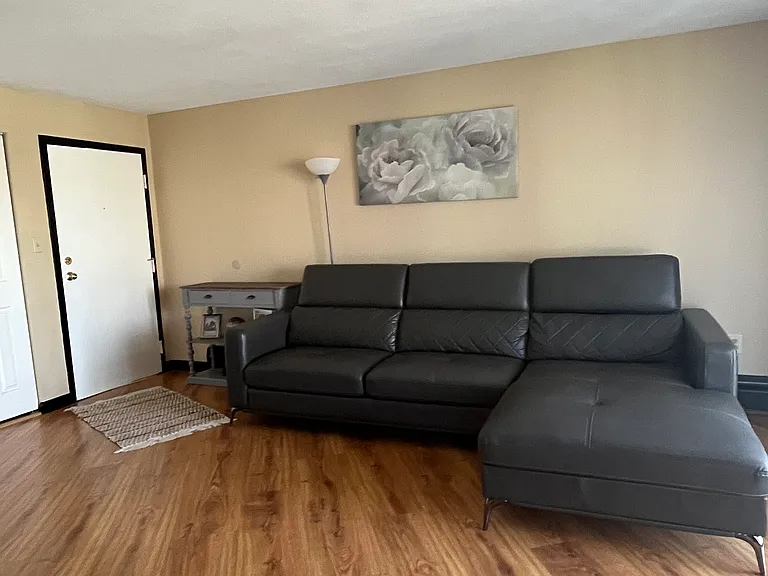 25 Farrwood Ave #4 — Photo 5