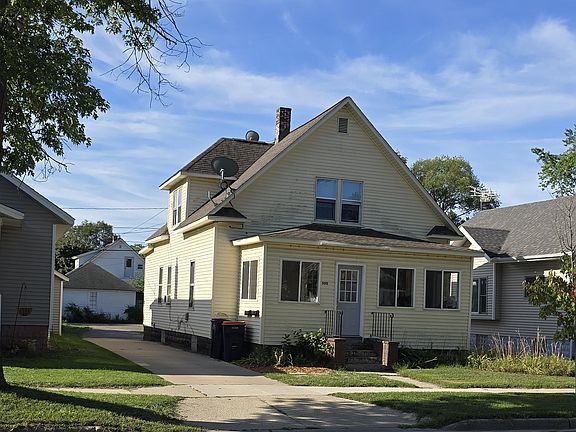 2nd image of 300 W 17th St