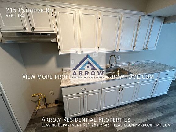 4th image of 215 Estridge Rd