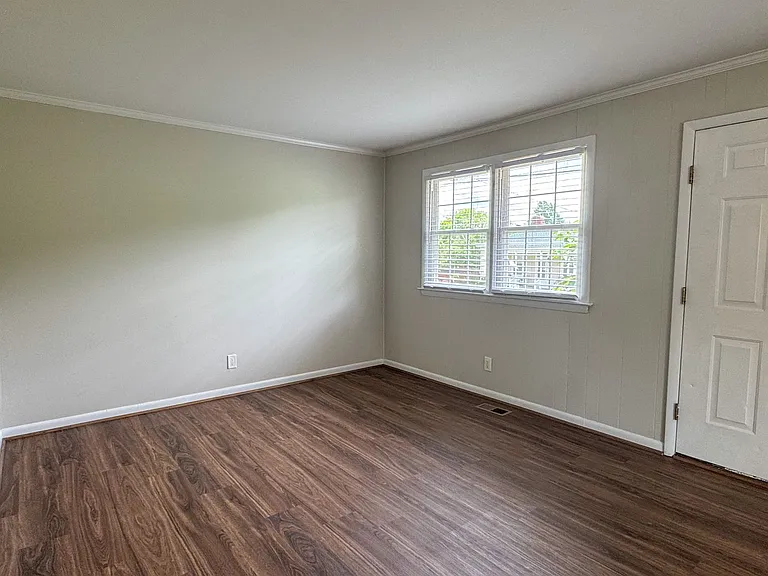 6614 Johnston St S — Photo 4