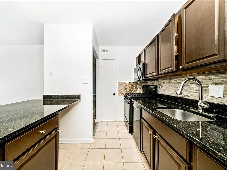 12202 Braxfield Ct #16/228 — Photo 22