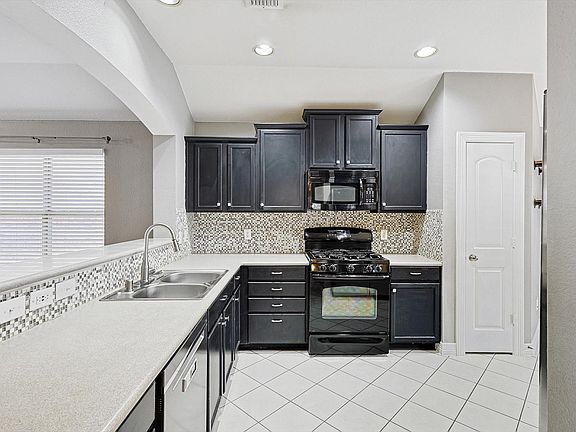 4th image of 1617 Kittyhawk Dr