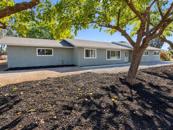 10858 N Armstrong Ave, Clovis, CA 93619