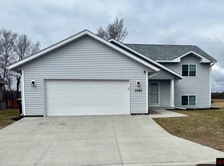 2063 Pratt Circle St, Peter, MN 56082