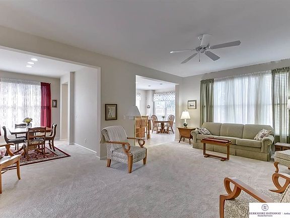 5th image of 2618 Tulip Ln