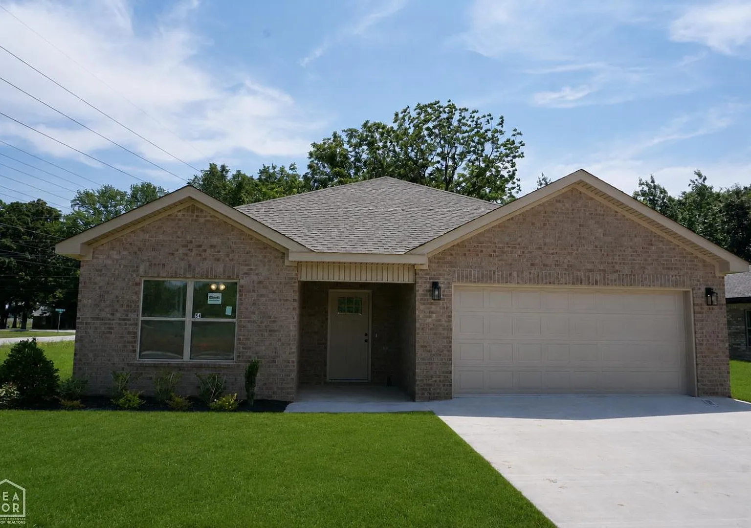 Luxury 3BR/2BA Rental Home | 5400 Lotus Street | Jonesboro, AR — Photo 1