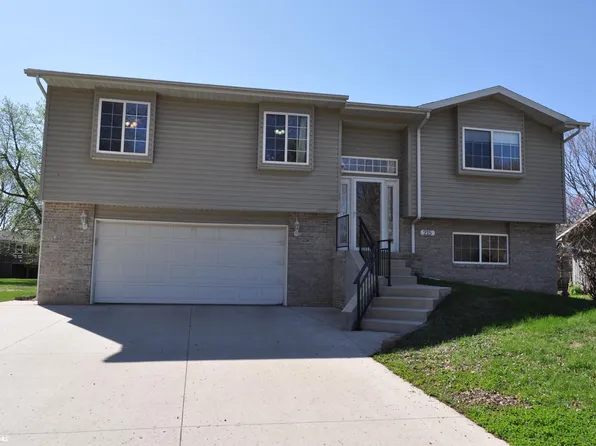 215 W Randall Rd, Carroll, IA 51401