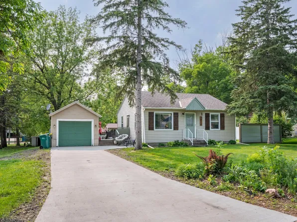 2020 7th St SW, Willmar, MN 56201