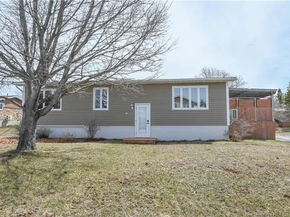 174 Bellefeuille St, Shippagan, NB E8S 1G7