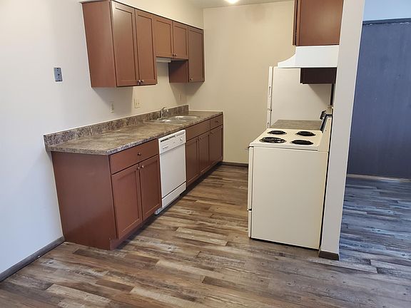 2nd image of 664 Faidley Pl #3