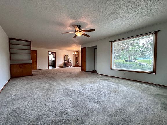3rd image of 1507 Avenue F