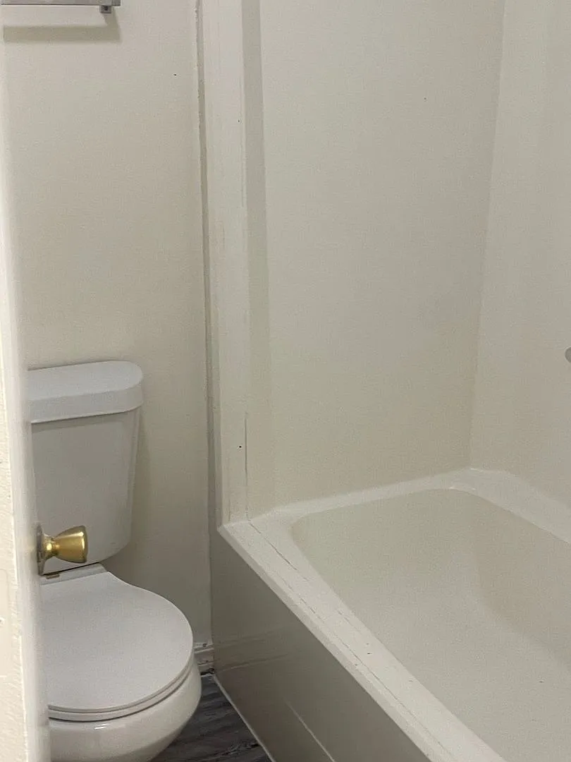 5104 S. Delaware Place - 5128 S. Delaware Pl.. Apt B — Photo 3