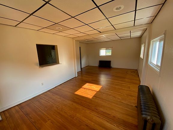 4th image of 708 W South Ave