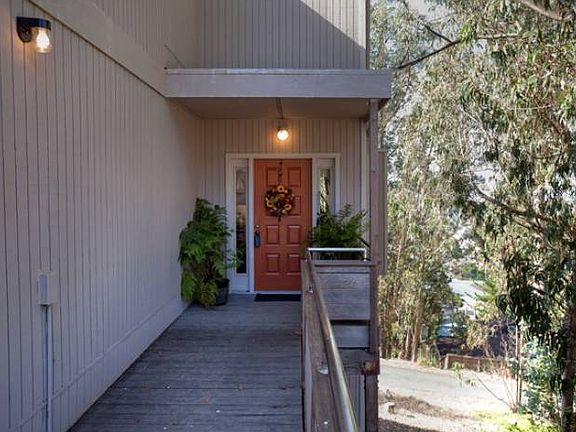 2nd image of 172 El Granada Blvd