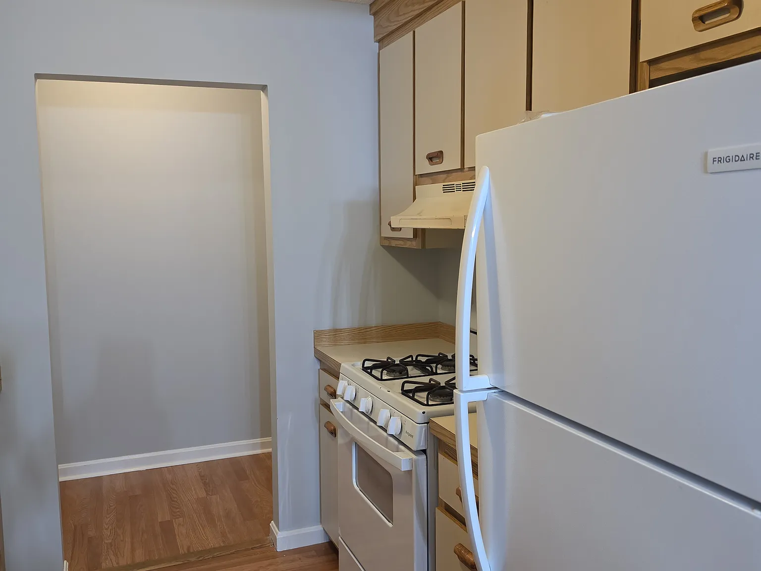 2 bed, 1.5 bath, 945 sqft, $1,995 — Photo 4