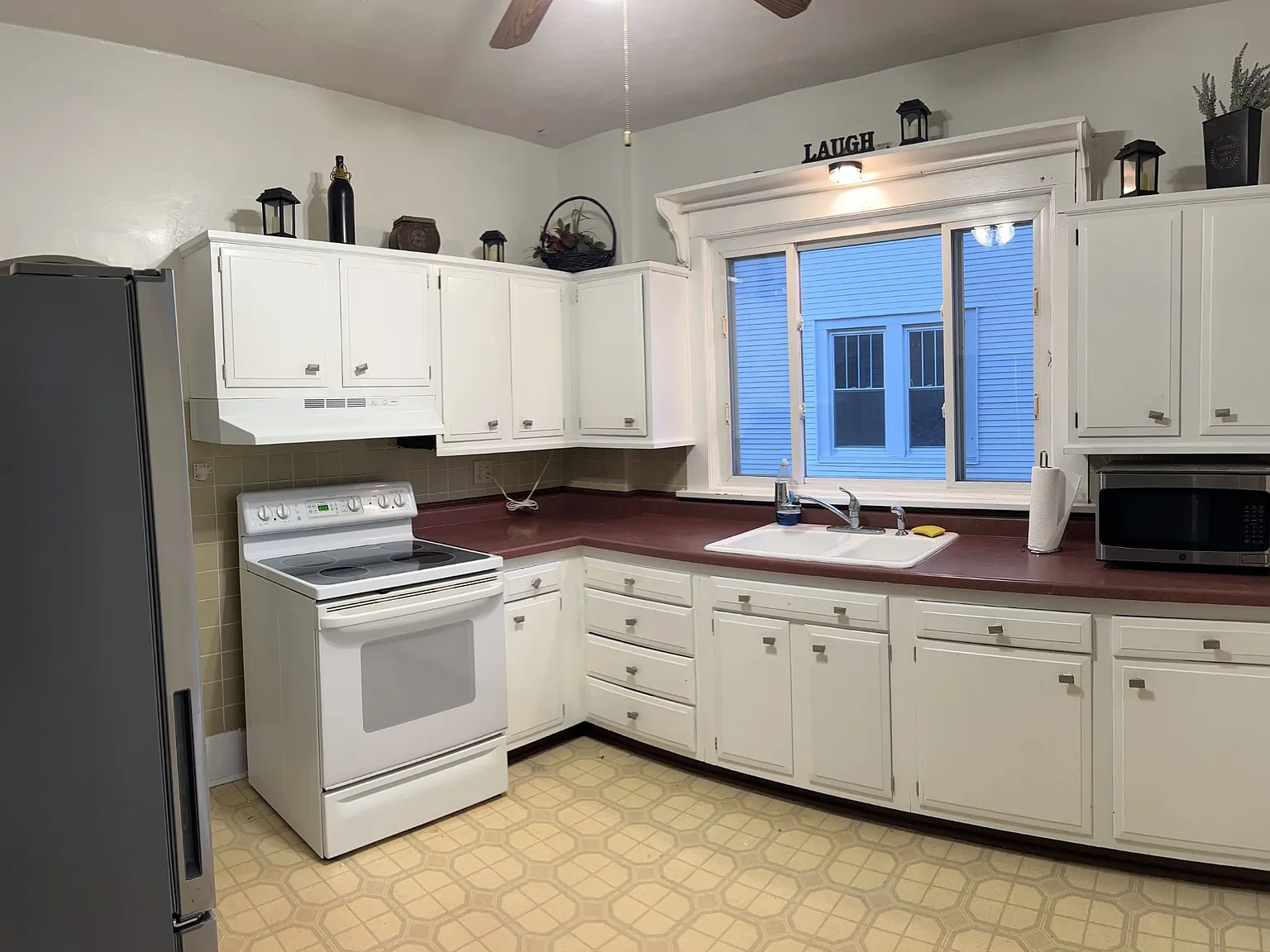 3 bed, 1300 sqft, $1,950 — Photo 4