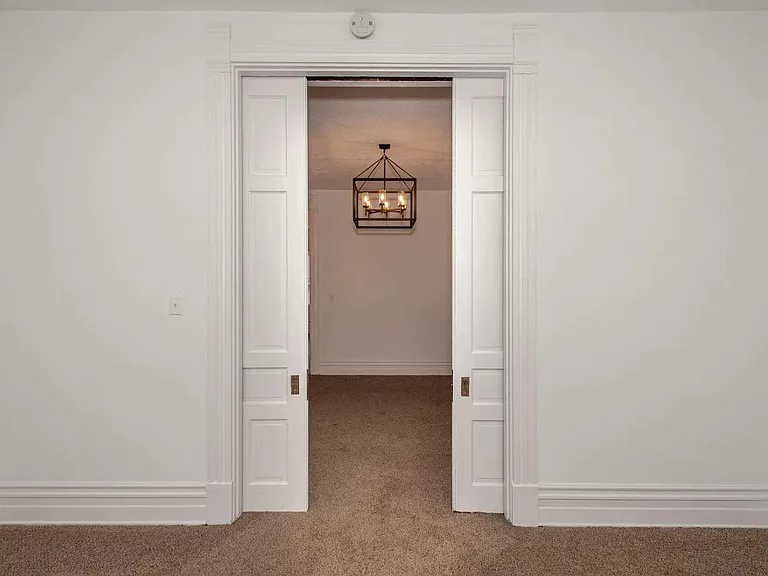 536 Lexington Ave #1 — Photo 22