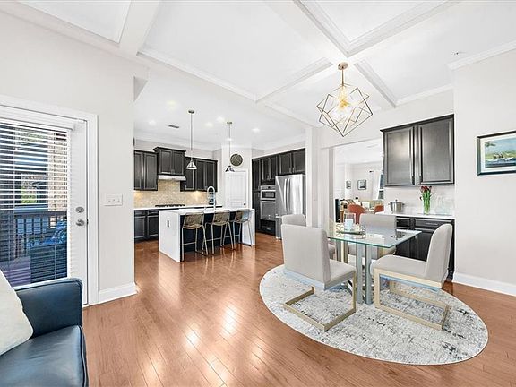 3rd image of 110 Brindle Ln