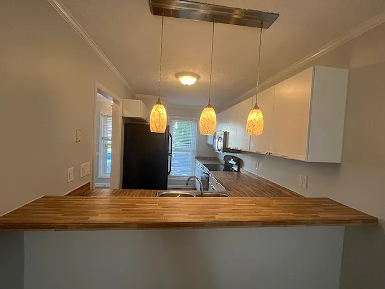 1843 Savannah Ct — Photo 4
