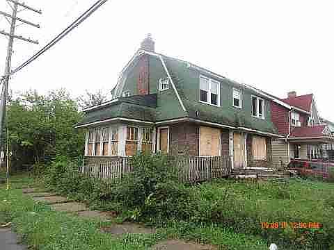 2401 Leslie