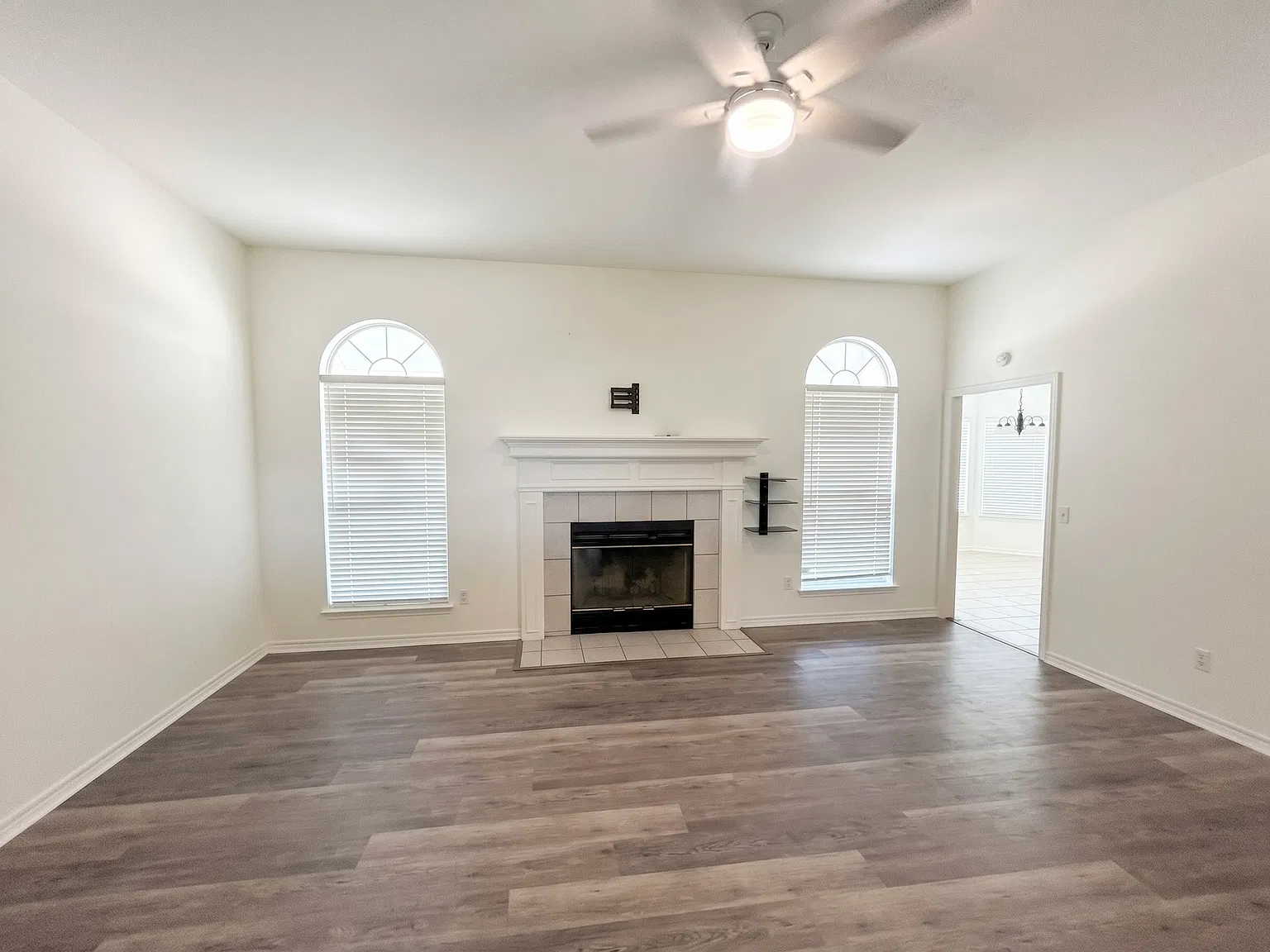 3 bed, 1553 sqft, $2,100 — Photo 2