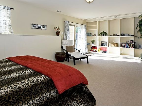 4th image of 1052 San Remo Way