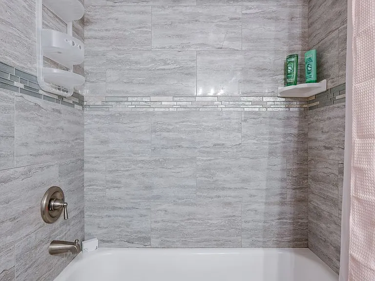 165 SW Spruce St — Photo 54