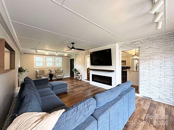 5th image of 706 Kincaid Cir SW