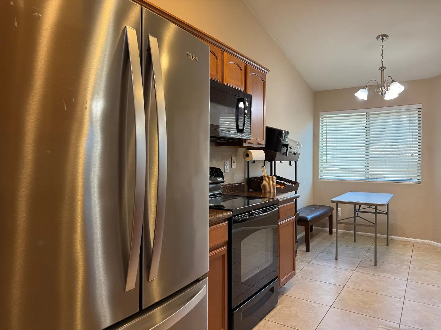 3 bed, 1320 sqft, $1,800 — Photo 3