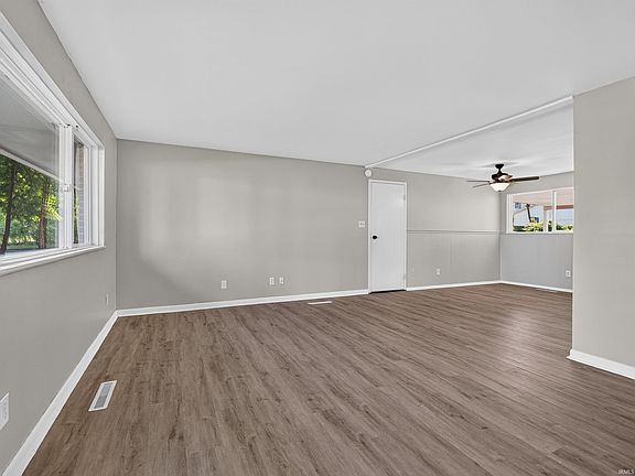 3rd image of 1114 Vance Ave