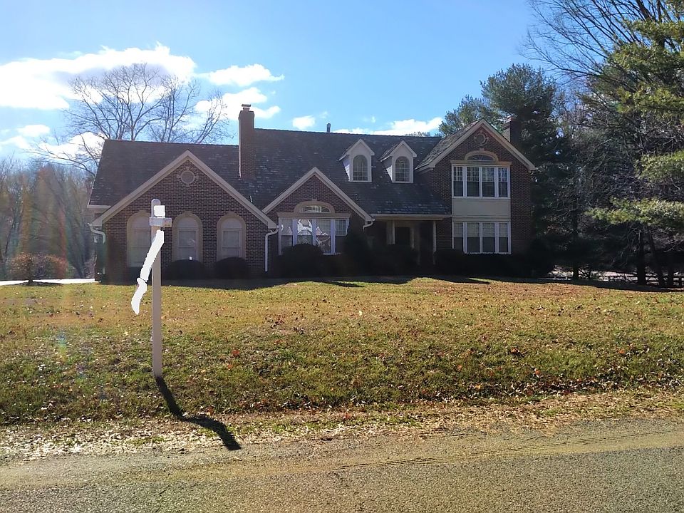 2nd image of 10731 Hunters Pl