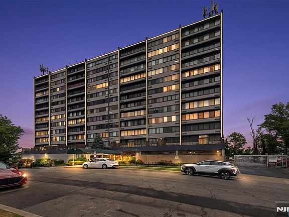 2nd image of 180 Lafayette Ave APT 4G