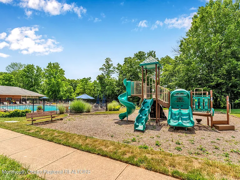21 Dawn Ct — Photo 25