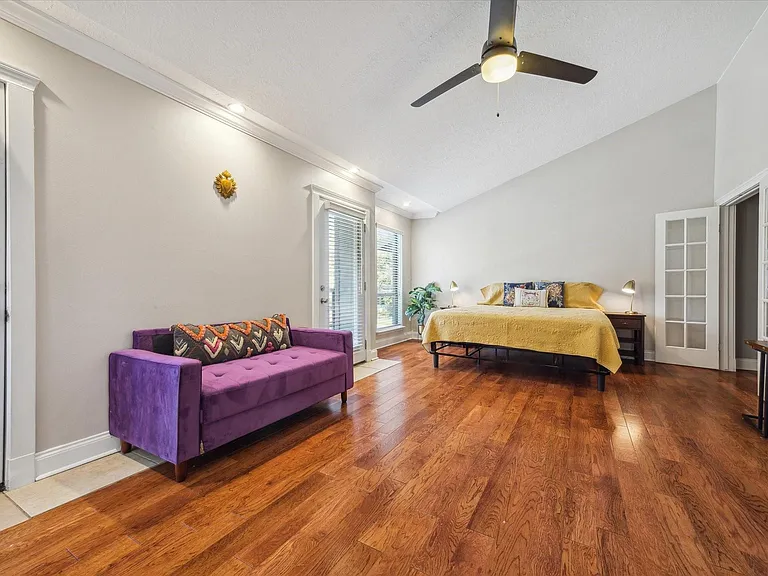 2107 Morgan St — Photo 9