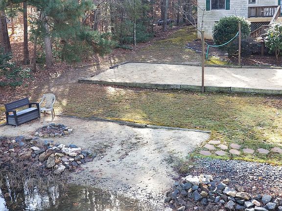 4th image of 376 Wharton Cir