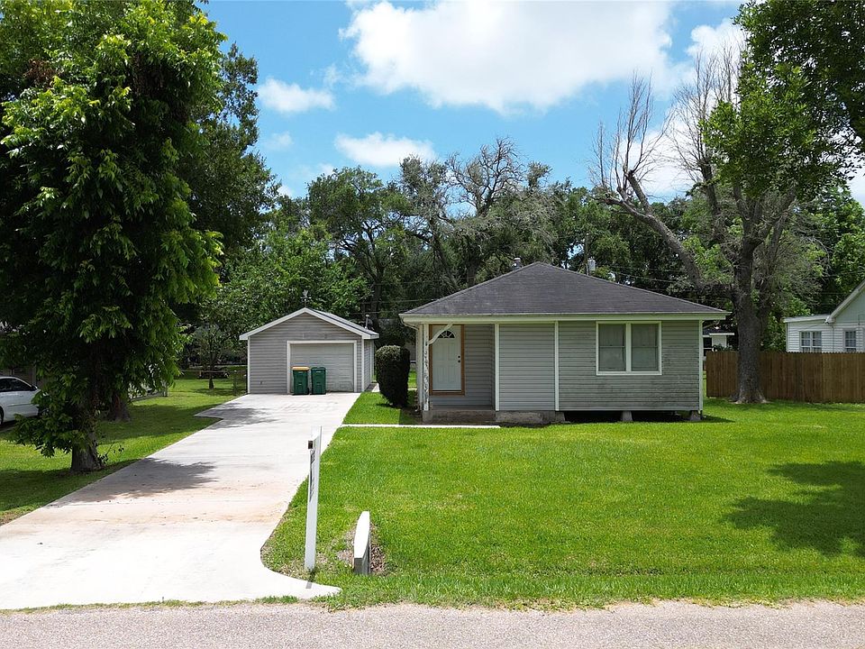 1st image of 2109 Magnolia Dr