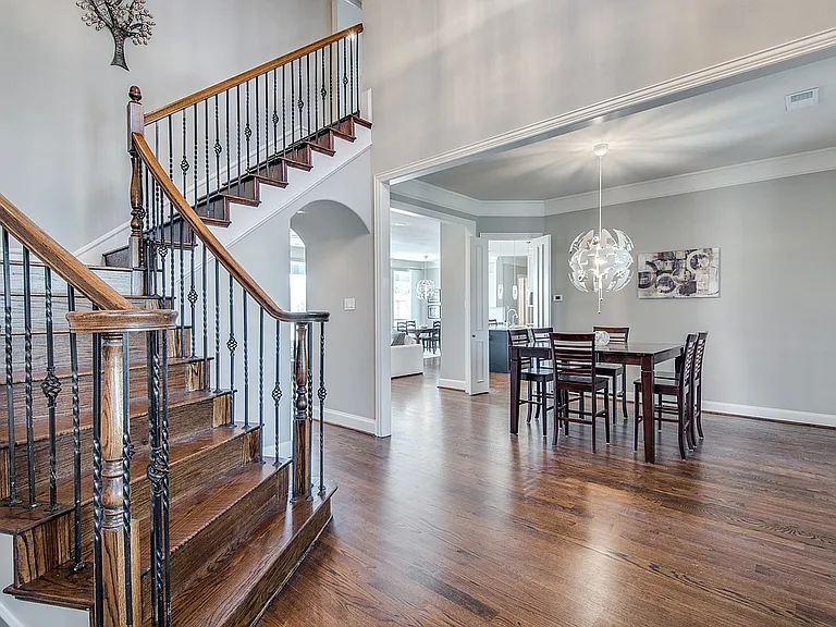 809 Glen Rose Dr — Photo 15