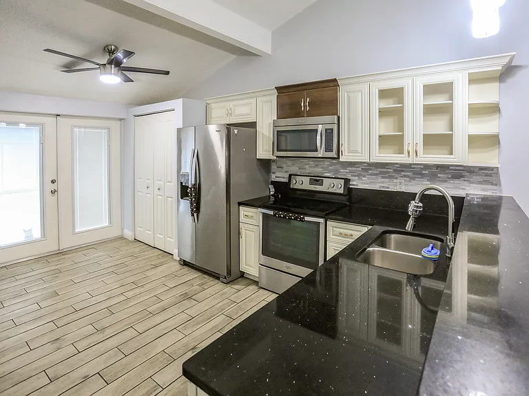8307 Regina Pl — Photo 9
