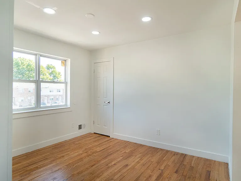 501 Adams Ln #6H — Photo 21