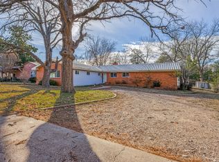 1520 W Monterey St, Denison, TX 75020