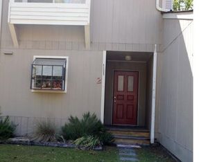 2 Quarterdeck Townes, New Bern, NC 28562