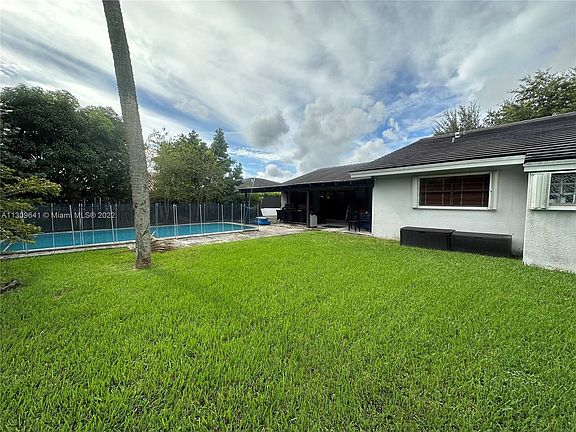 3rd image of 2515 SW 101st Ct #2515