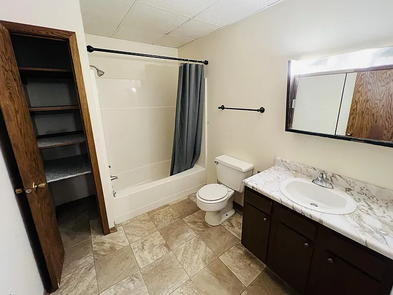 505 S Washington St #4 — Photo 7