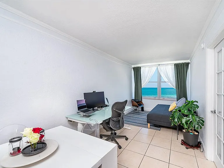 2899 Collins Ave #833 — Photo 2