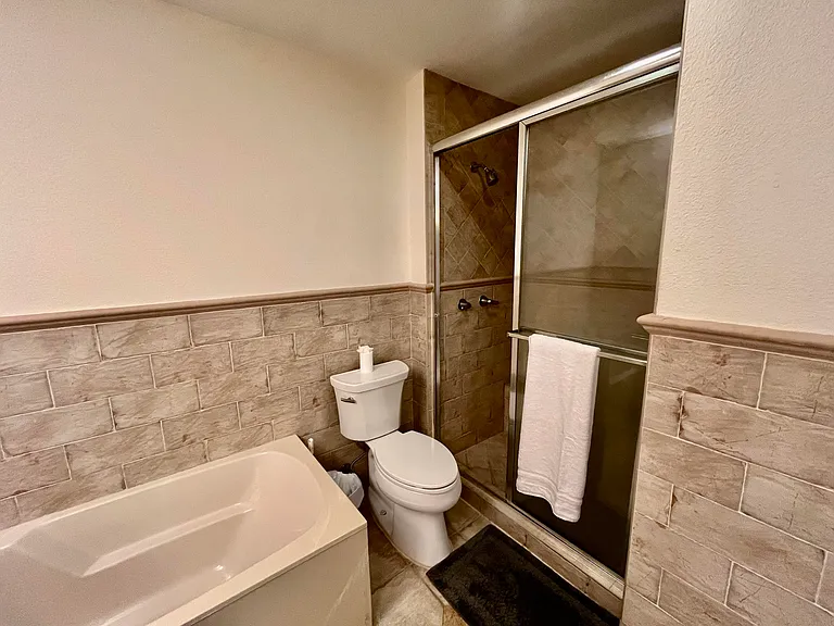 370 Golfview Rd #302 — Photo 30