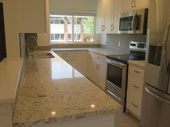 4th image of 19480 Richwood Ct #1