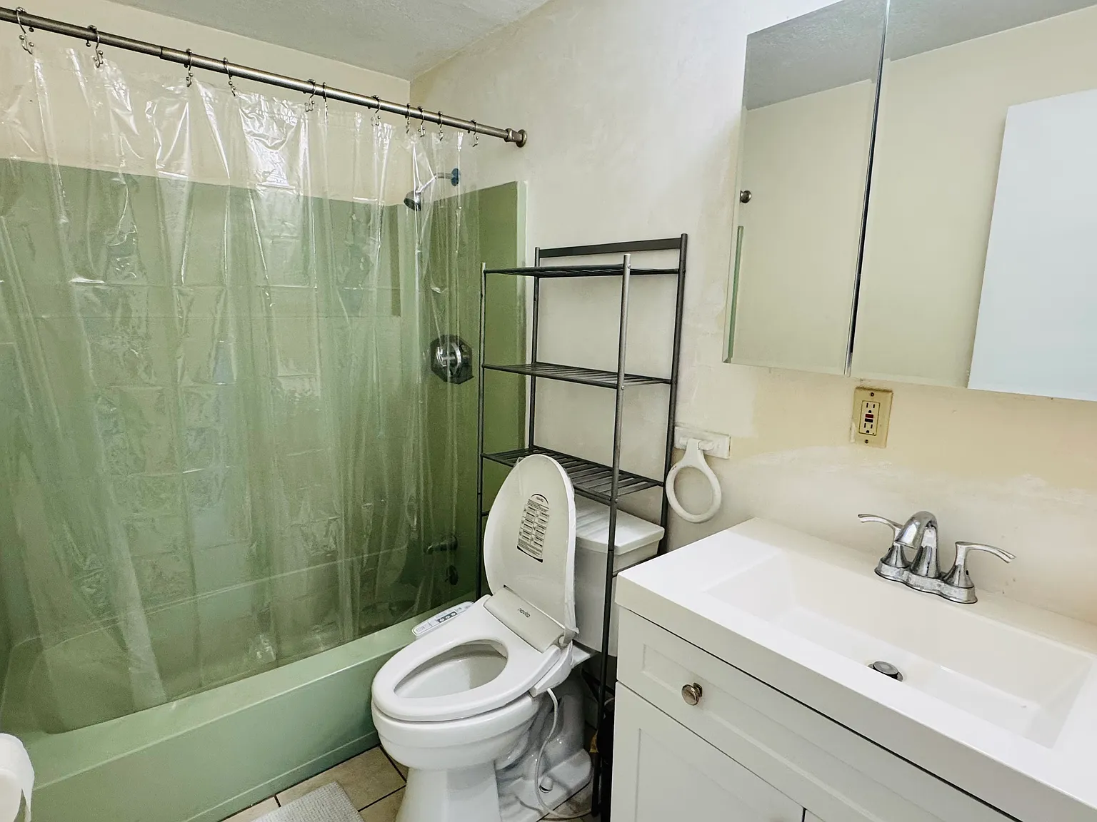 32 Spencer Rd — Photo 4