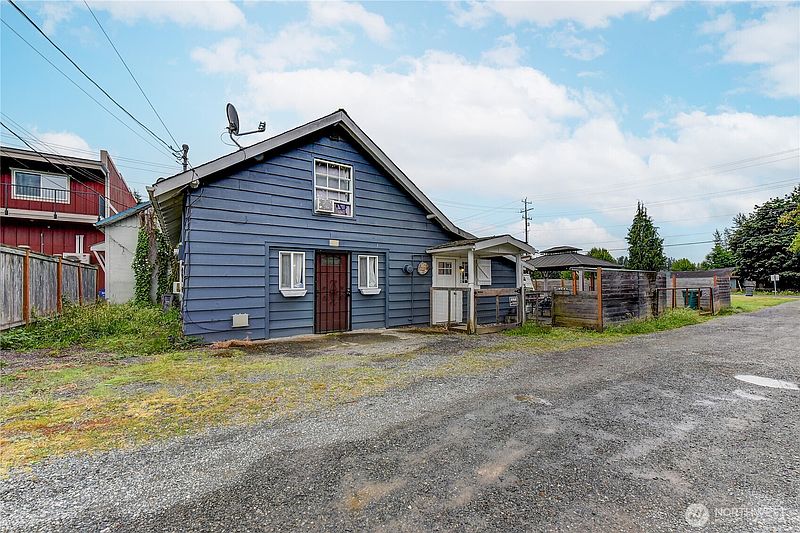 2nd image of 112 Cascade Avenue