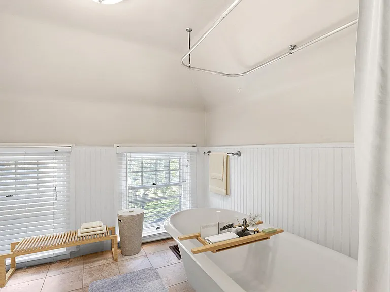 1376 N Williams St — Photo 5