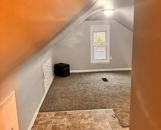 5th image of 399 N Thomas Rd #B